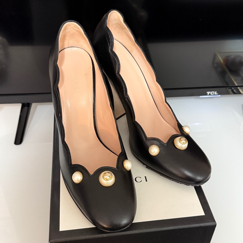 Gucci interlocking G pumps